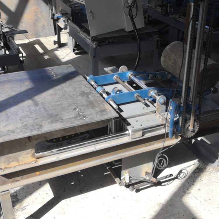 自动上段机 有卡旋切机供料系统 旋切机定心机