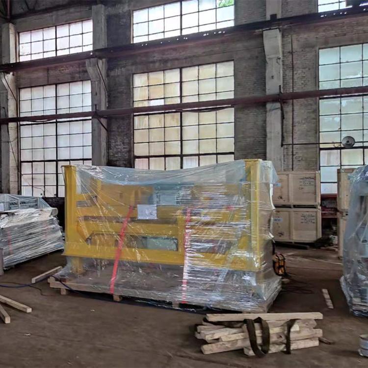 双面进叉木托盘	施工厂家	福林包装	双面进叉木托盘厂家	规格齐全