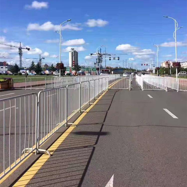 白钢围栏出租	生产厂家	鸿硕租赁	长春白钢围栏出租公司	规格齐全