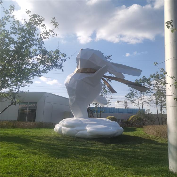 长春玻璃钢雕塑 景观雕塑公司