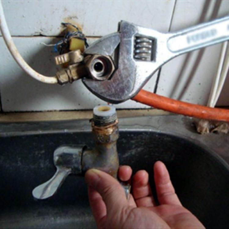 长春水龙头安装电话 长春自来水管疏通电话 长春自来水维修电话 