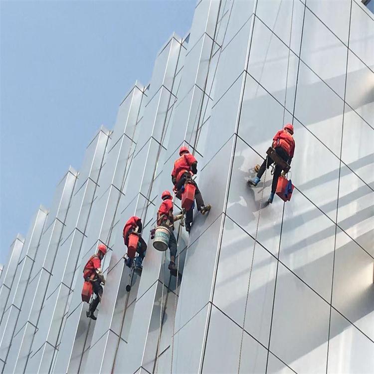 天盛清洁 吉林长春高空清洁 大楼外墙清洗保洁  上门清洗
