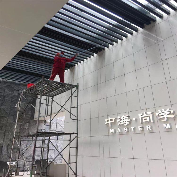 天盛清洁 吉林长春牌匾 灯牌 广告牌清洁洗  上门服务